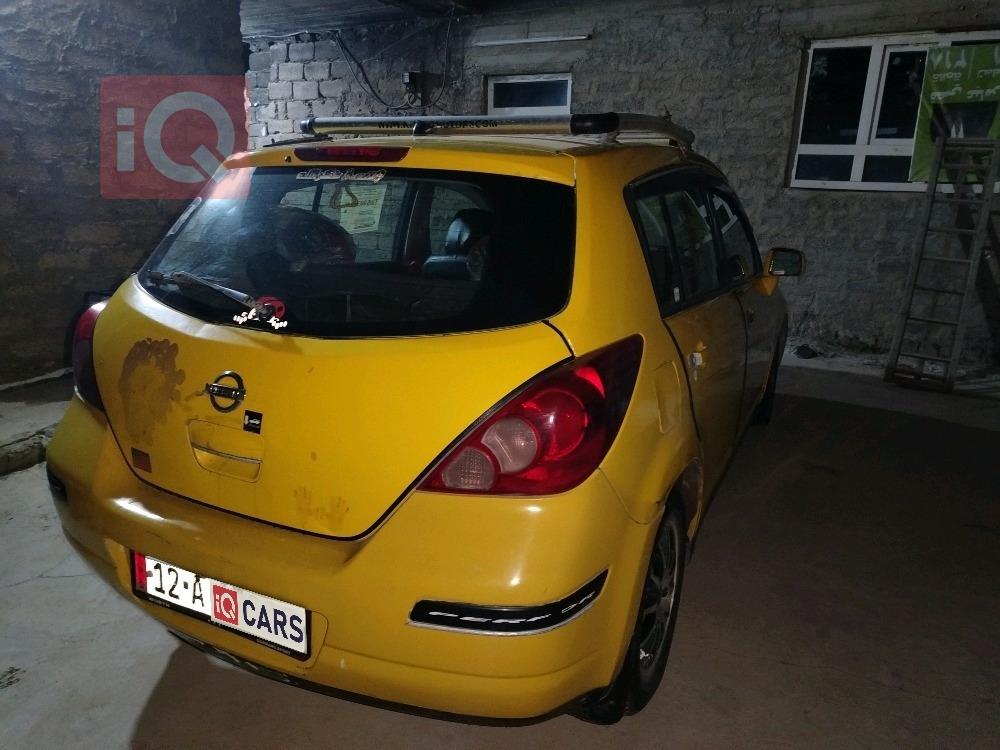 نيسان فيرسا